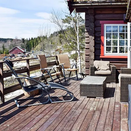 6 Person In Hurdal-by Traum